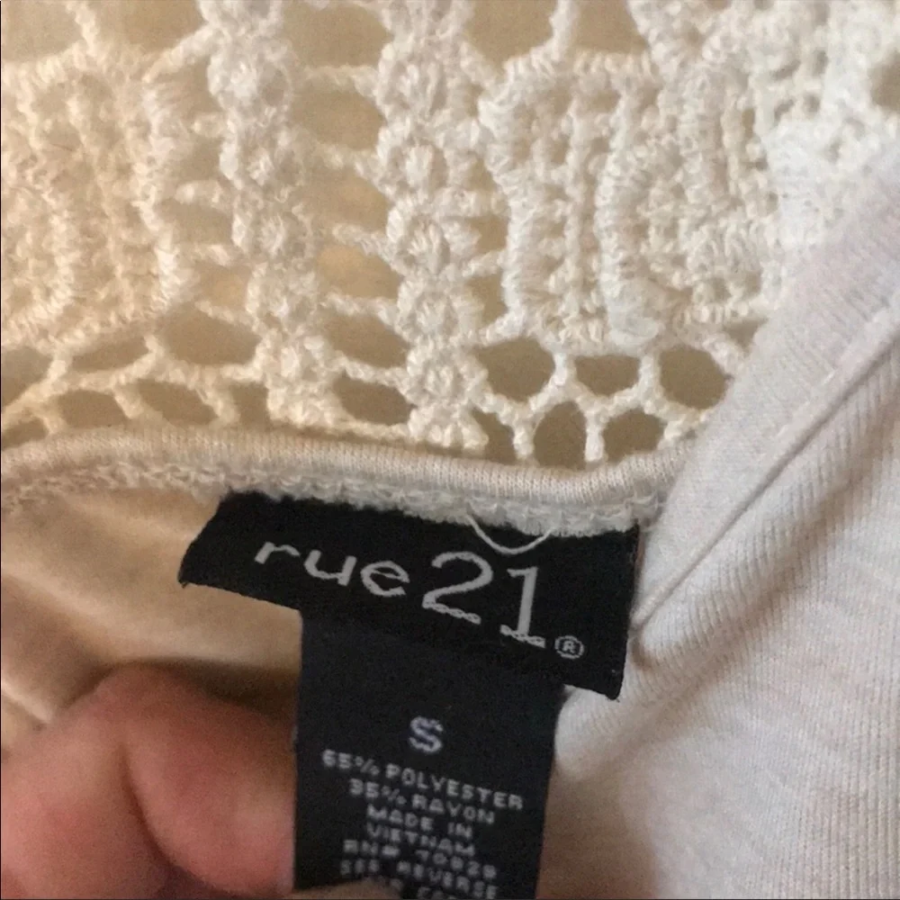 Rue 21 cream tank top size S - Picture 5 of 6